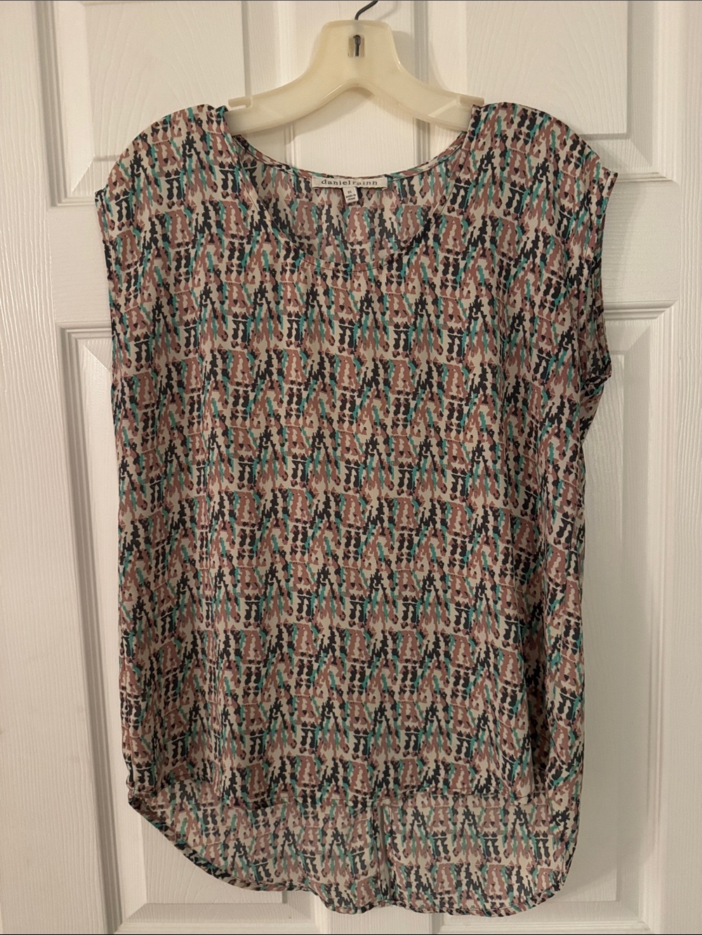 Daniel Rainn Patterned Cap Sleeve Top in Beige, Soft Pink & Teal Size XS